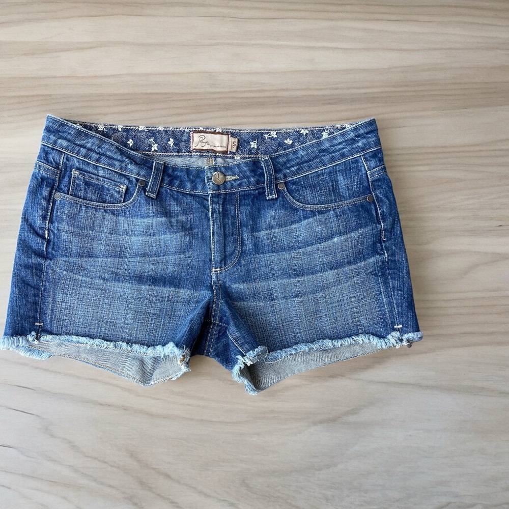 Paige Premium Denim Jean Shorts Raw Hem Dark Wash Low Rise Womens. sz 30